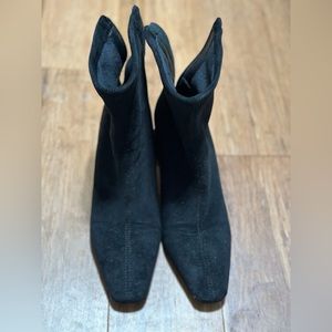 Women boots size 5